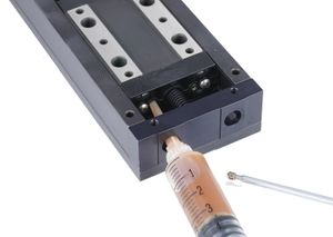 Re-lubricating LRM linear guide